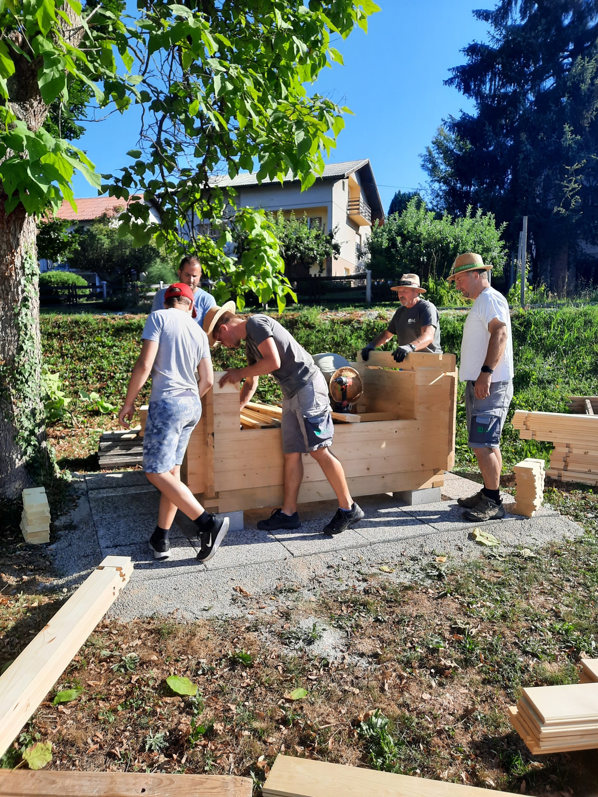 učni čebelnjak #začebele